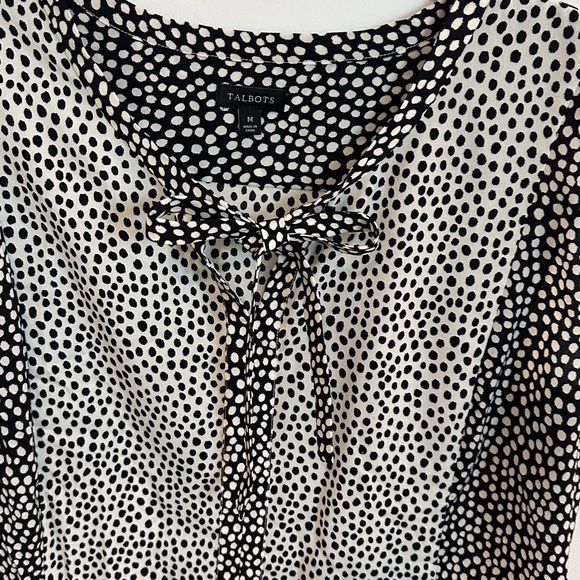Talbots Black and White Sleeveless Polka Dot Blouse with tie front Size Medium - Picture 5 of 7